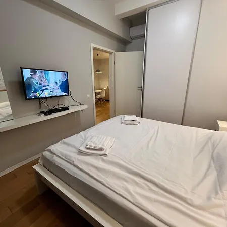 Charming 1br Old Center